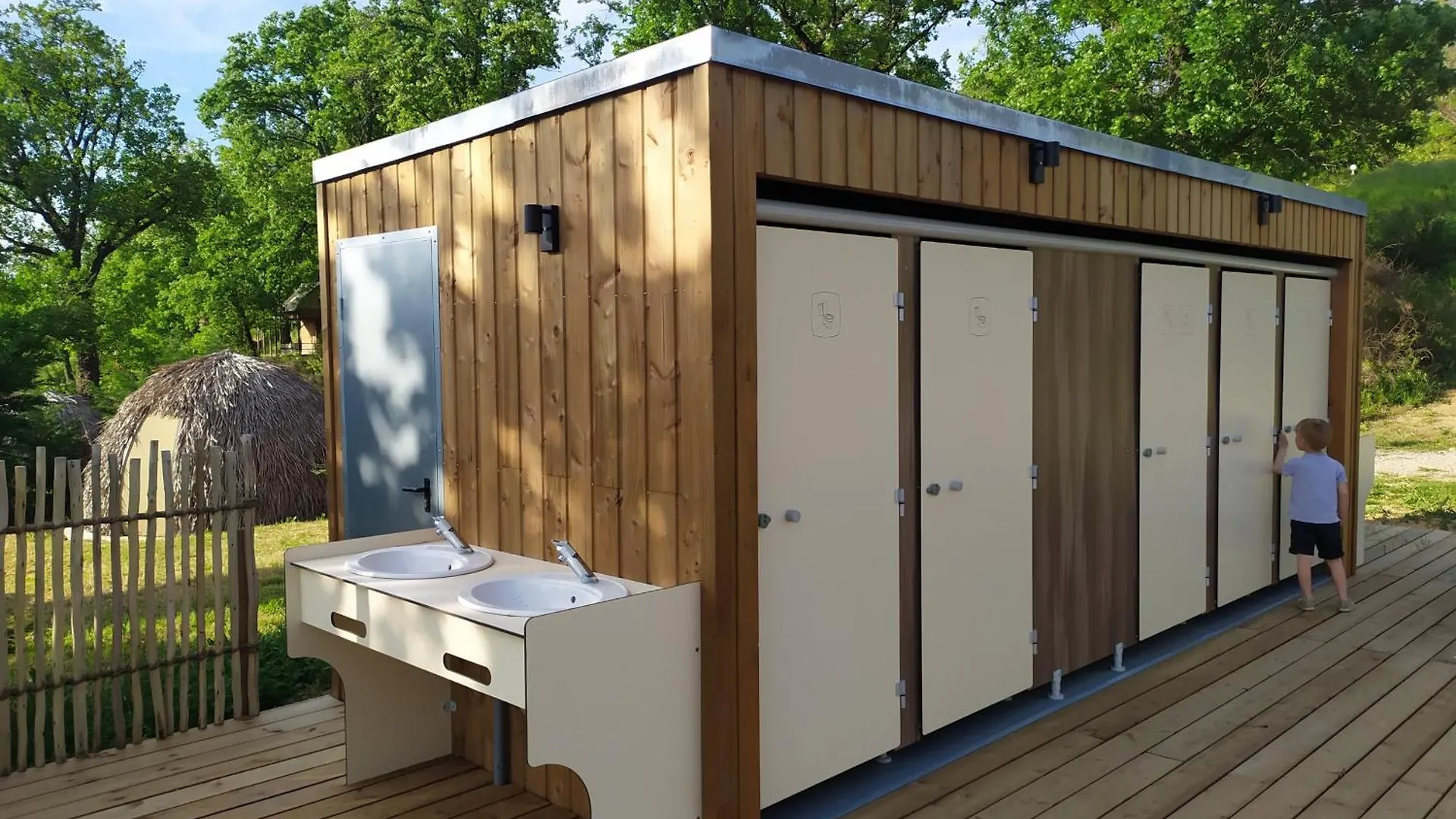 Camping Domaine De Senaud Albon Γαλλία